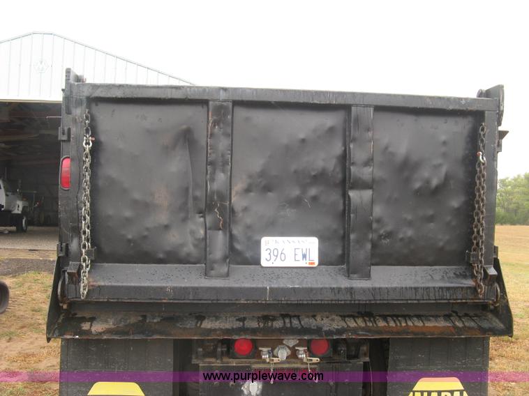 image for item L6414 1995 Kenworth T800 dump truck