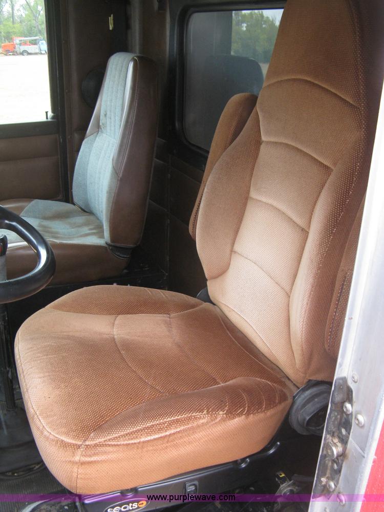 image for item L6414 1995 Kenworth T800 dump truck