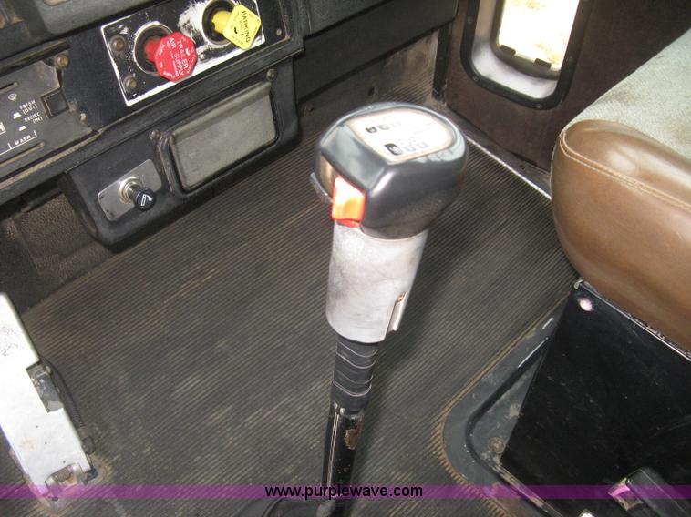 image for item L6414 1995 Kenworth T800 dump truck