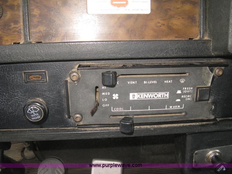 image for item L6414 1995 Kenworth T800 dump truck