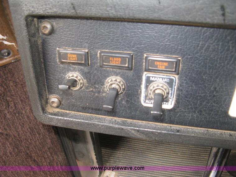 image for item L6414 1995 Kenworth T800 dump truck