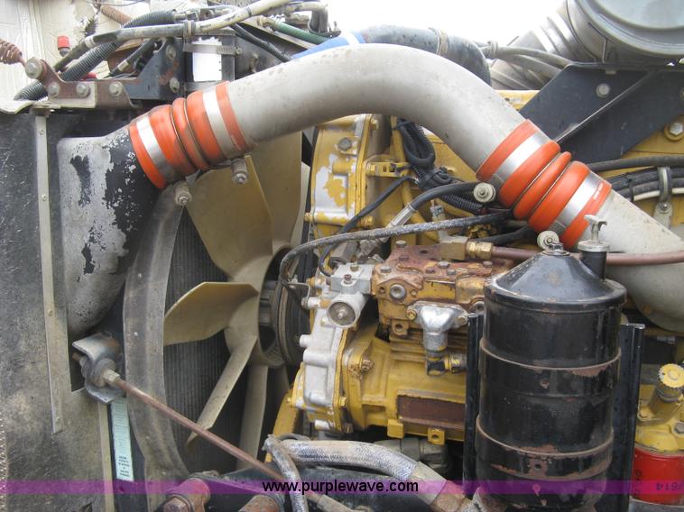 image for item L6414 1995 Kenworth T800 dump truck