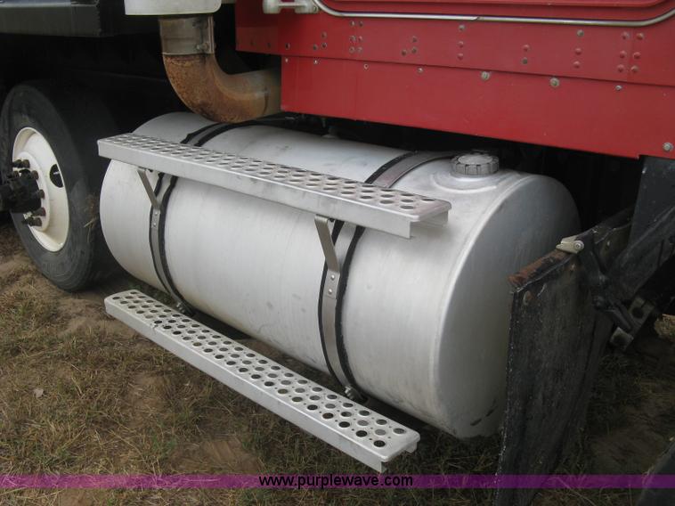 image for item L6414 1995 Kenworth T800 dump truck