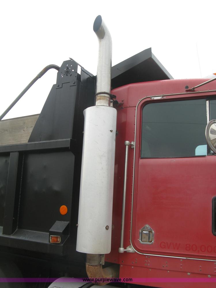 image for item L6414 1995 Kenworth T800 dump truck