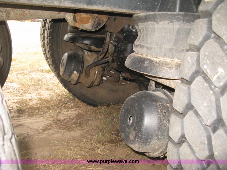 image for item L6414 1995 Kenworth T800 dump truck