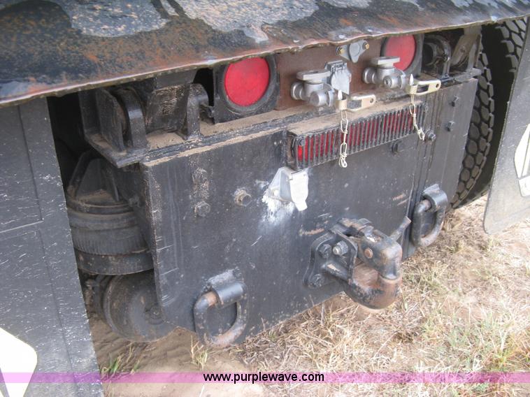 image for item L6414 1995 Kenworth T800 dump truck