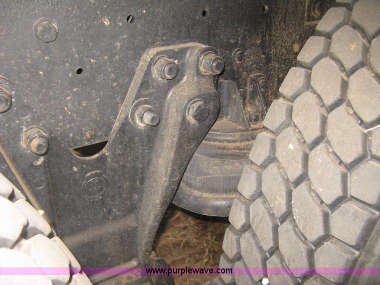 image for item L6414 1995 Kenworth T800 dump truck