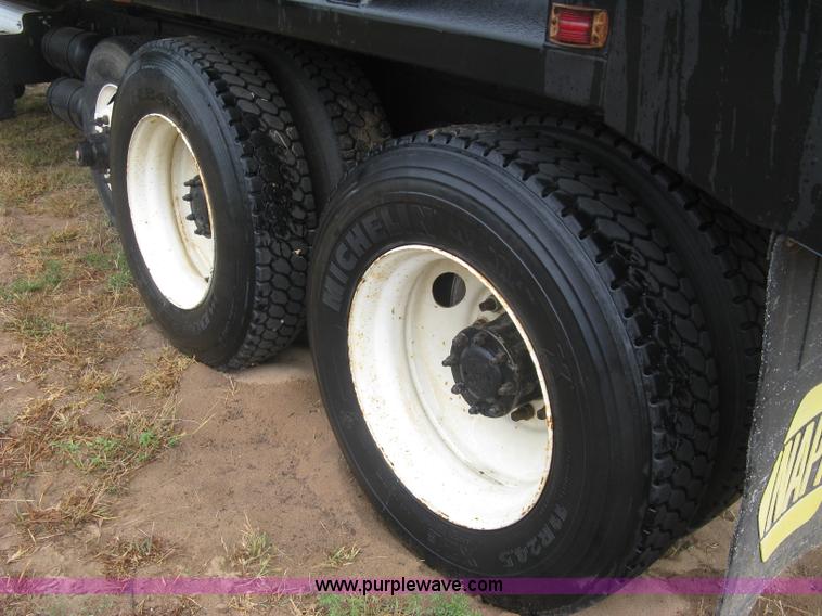 image for item L6414 1995 Kenworth T800 dump truck