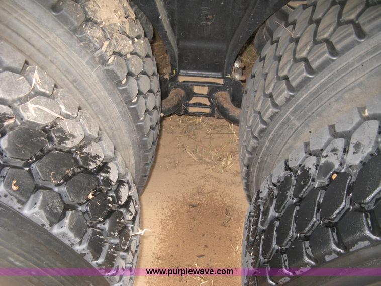 image for item L6414 1995 Kenworth T800 dump truck