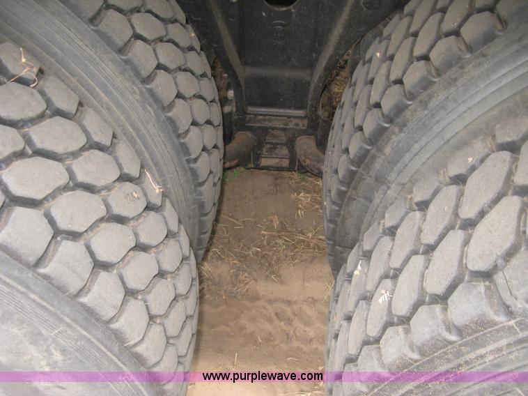 image for item L6414 1995 Kenworth T800 dump truck