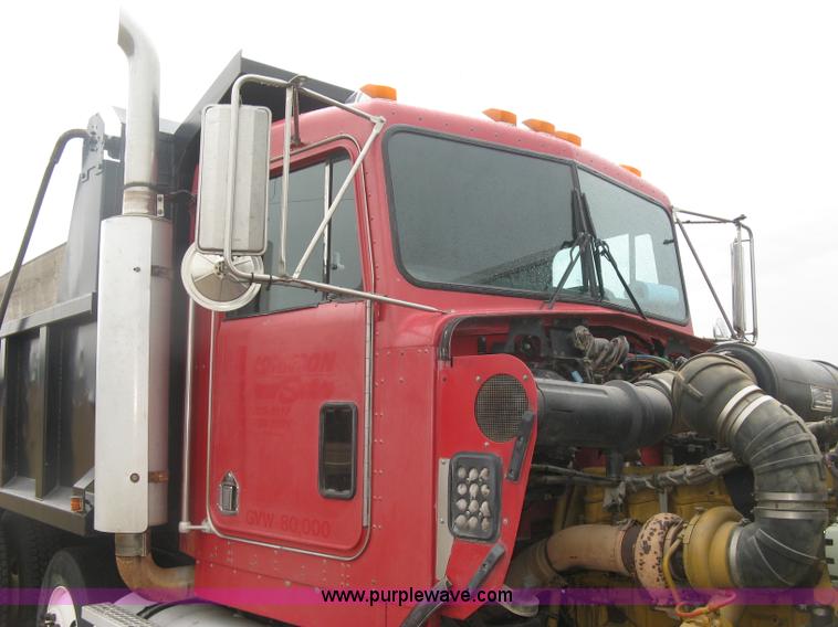 image for item L6414 1995 Kenworth T800 dump truck