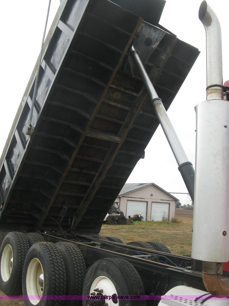 image for item L6414 1995 Kenworth T800 dump truck