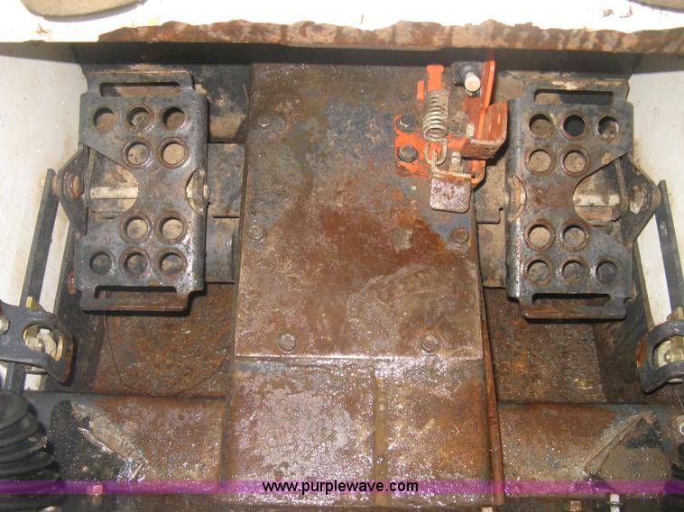 image for item L6415 1995 Bobcat 773 skid steer