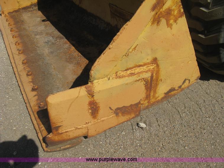 image for item L6420 Case 1845B Uni-Loader skid steer