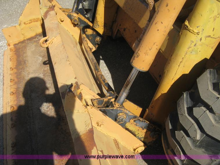 image for item L6420 Case 1845B Uni-Loader skid steer