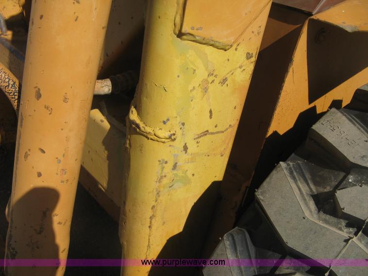 image for item L6420 Case 1845B Uni-Loader skid steer