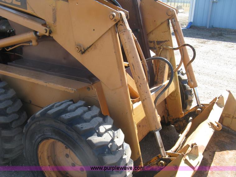 image for item L6420 Case 1845B Uni-Loader skid steer
