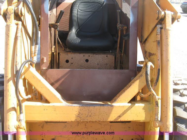 image for item L6420 Case 1845B Uni-Loader skid steer