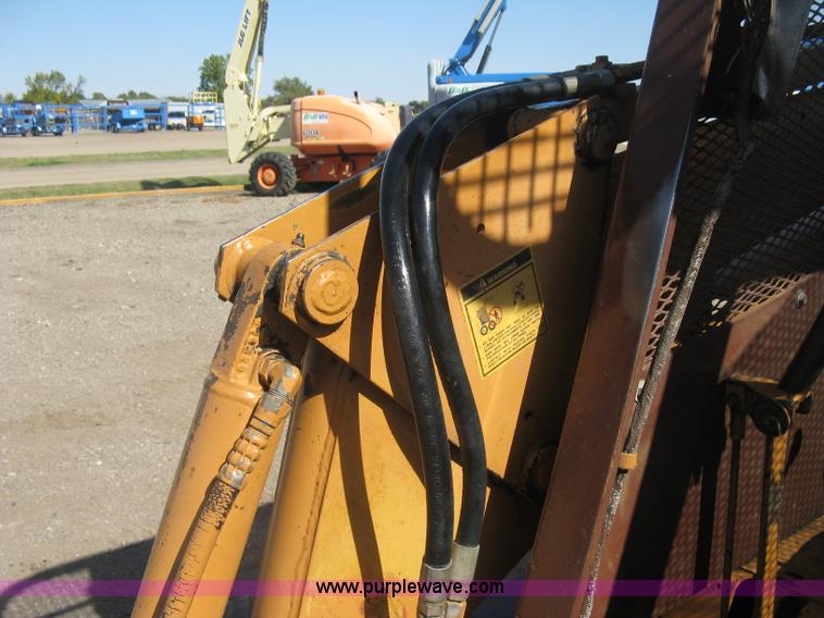 image for item L6420 Case 1845B Uni-Loader skid steer