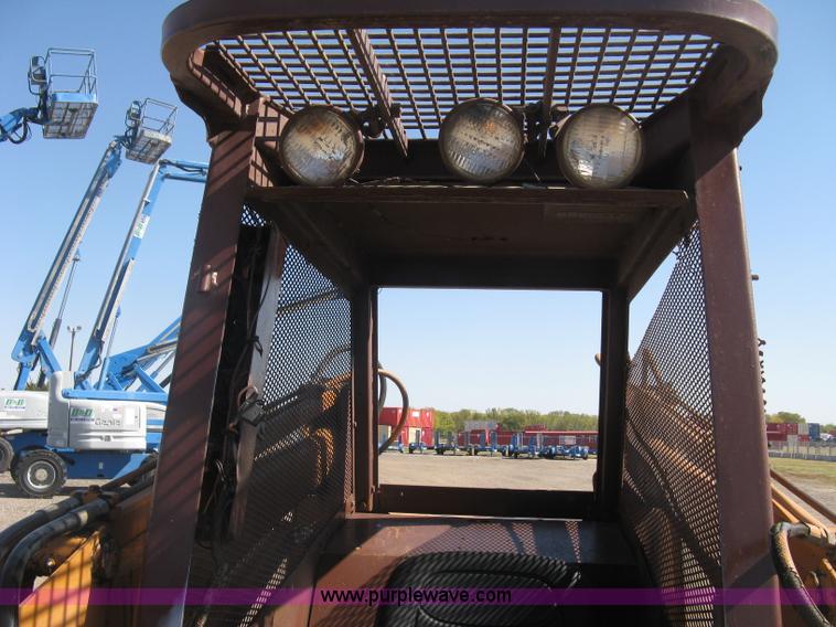 image for item L6420 Case 1845B Uni-Loader skid steer