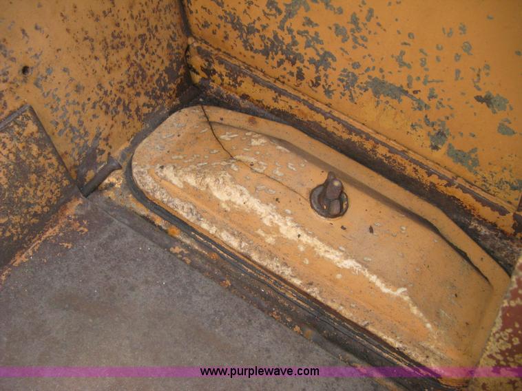 image for item L6420 Case 1845B Uni-Loader skid steer