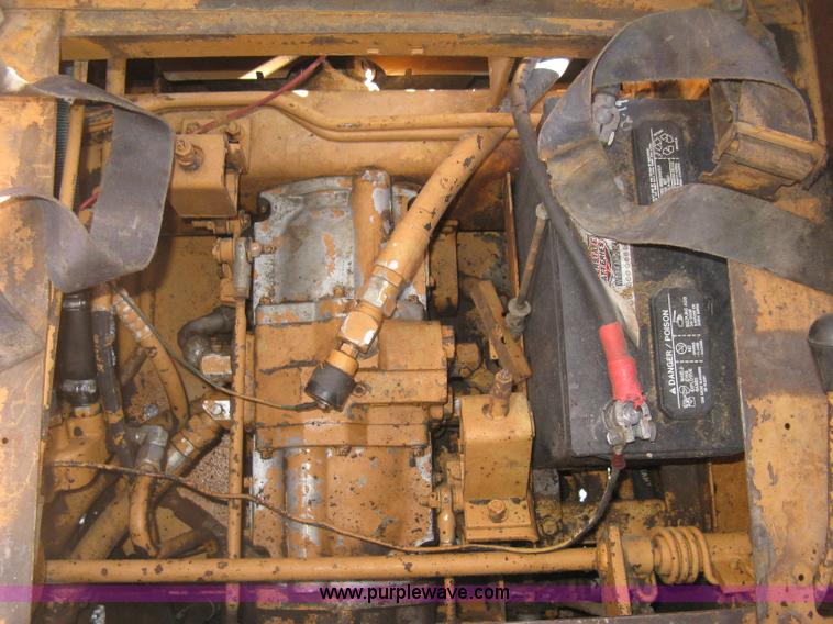 image for item L6420 Case 1845B Uni-Loader skid steer