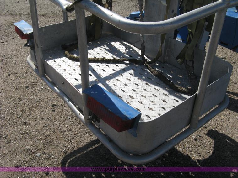 image for item L6421 2008 Genie TZ-50 boom lift