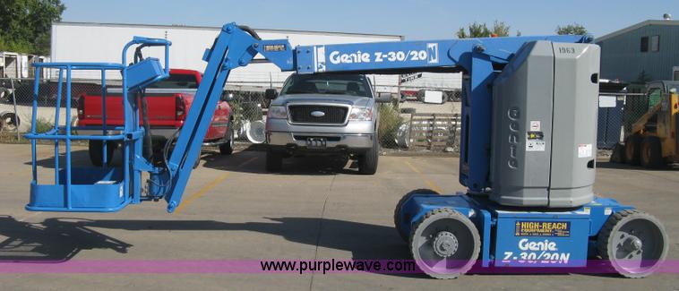 image for item L6422 1998 Genie Z-30/20N boom lift