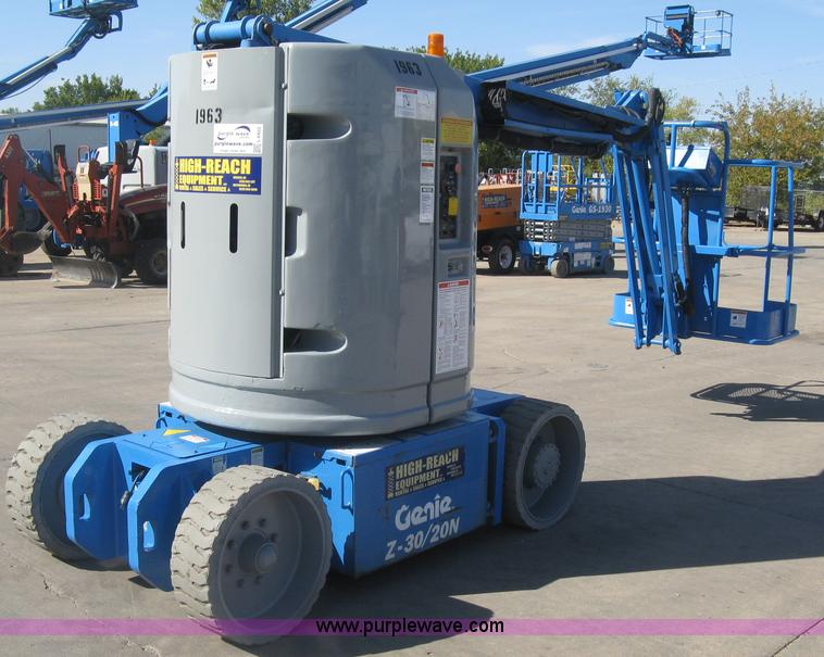 image for item L6422 1998 Genie Z-30/20N boom lift