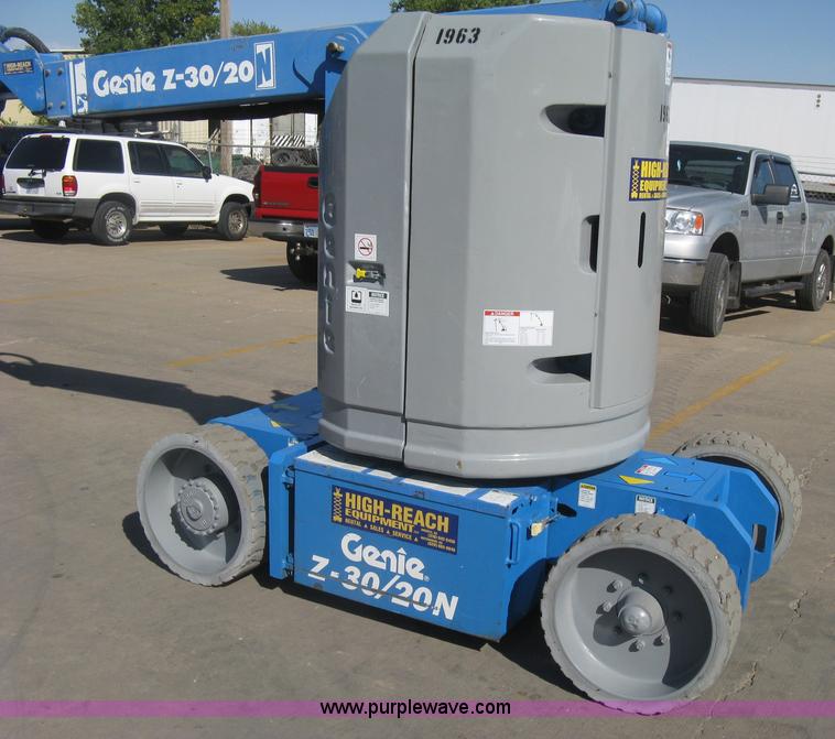 image for item L6422 1998 Genie Z-30/20N boom lift