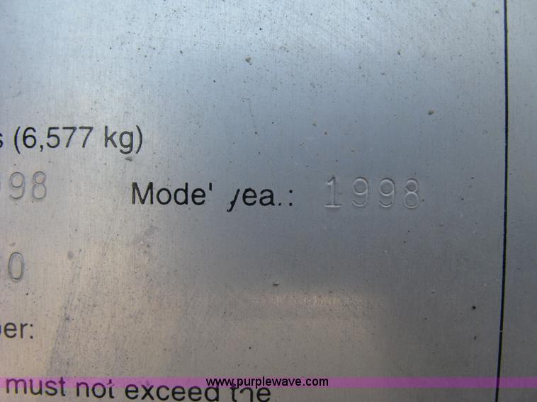 image for item L6422 1998 Genie Z-30/20N boom lift