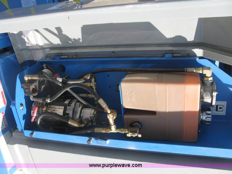 image for item L6422 1998 Genie Z-30/20N boom lift