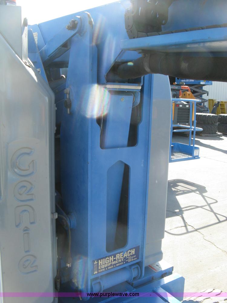 image for item L6422 1998 Genie Z-30/20N boom lift