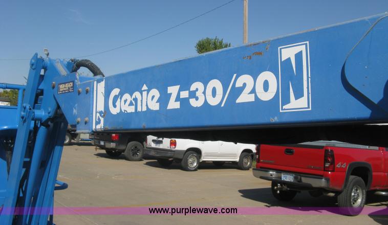 image for item L6422 1998 Genie Z-30/20N boom lift