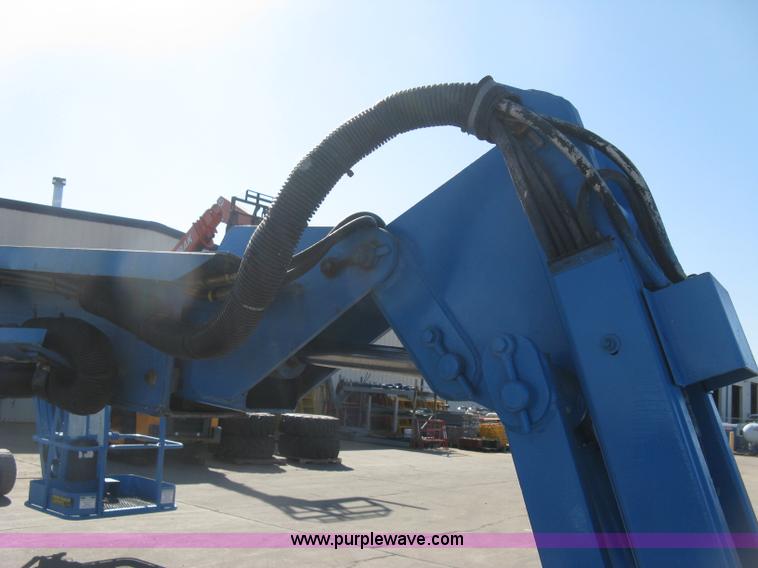 image for item L6422 1998 Genie Z-30/20N boom lift