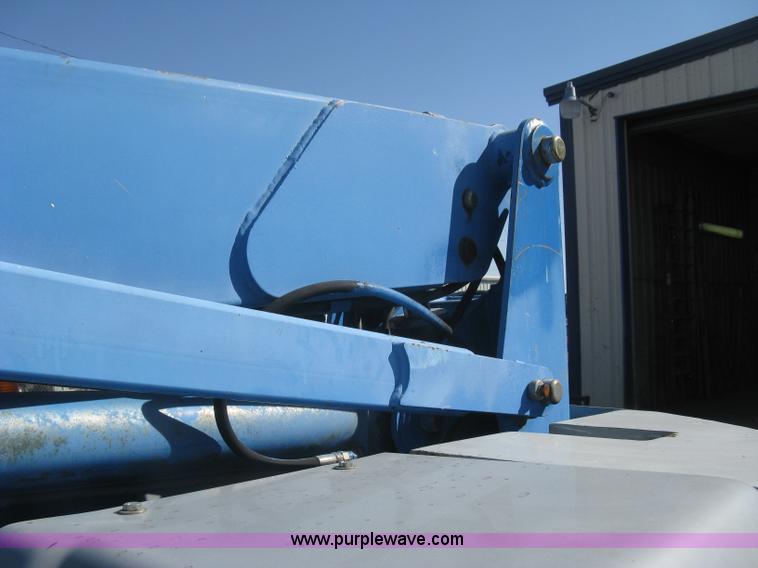 image for item L6423 1996 Genie Z-34/22N boom lift