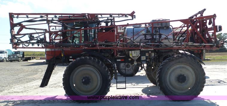 image for item BN9433 2004 Case IH SPX3200 Patriot self-propelled sprayer