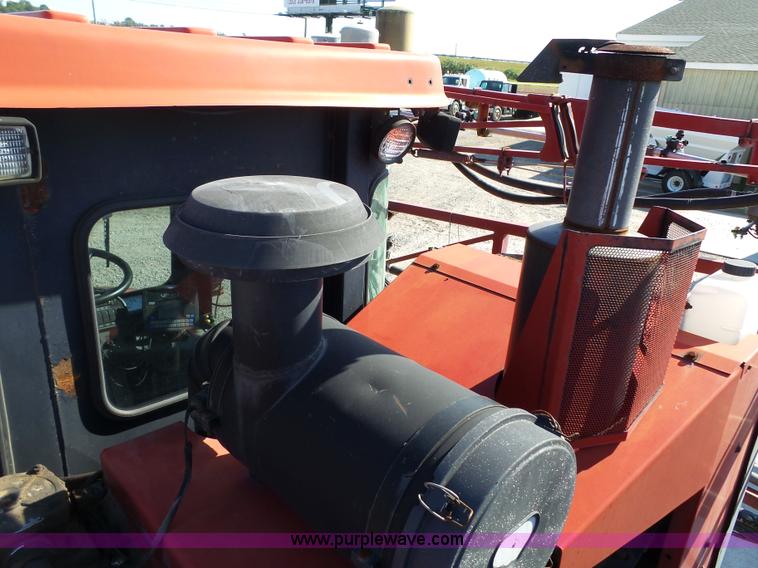 image for item BN9433 2004 Case IH SPX3200 Patriot self-propelled sprayer