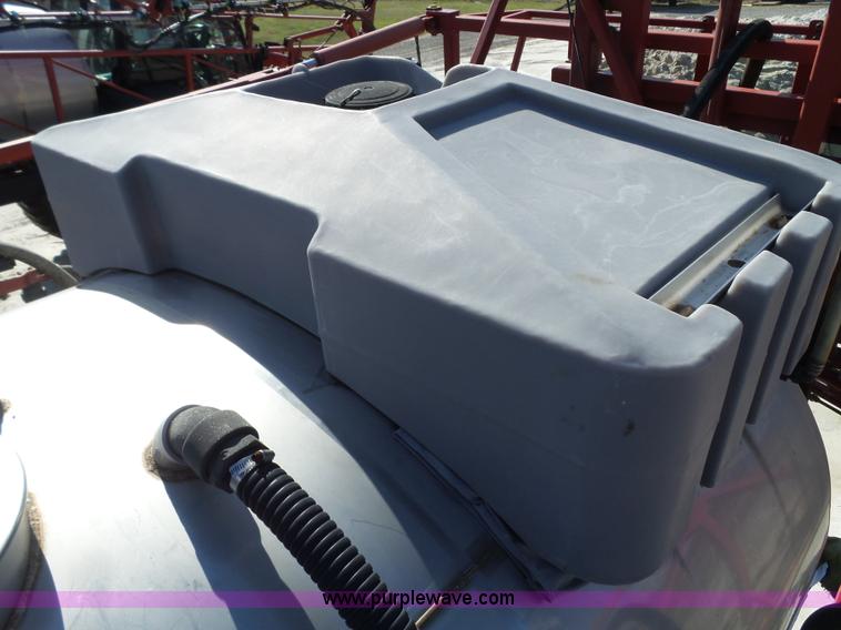 image for item BN9433 2004 Case IH SPX3200 Patriot self-propelled sprayer