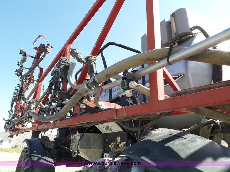 image for item BN9433 2004 Case IH SPX3200 Patriot self-propelled sprayer