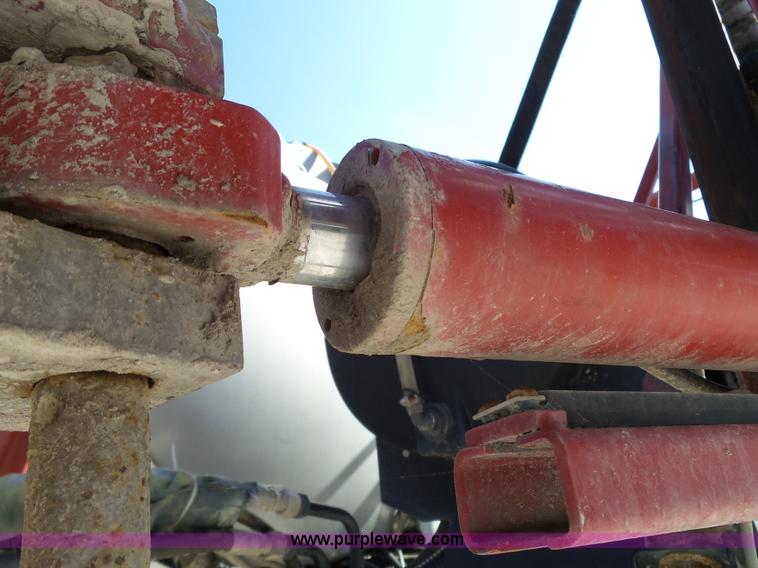 image for item BN9433 2004 Case IH SPX3200 Patriot self-propelled sprayer