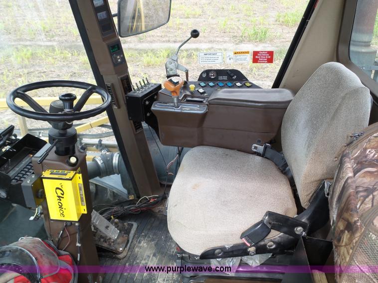 image for item BN9435 2001 Ag-Chem RoGator 854 self-propelled sprayer