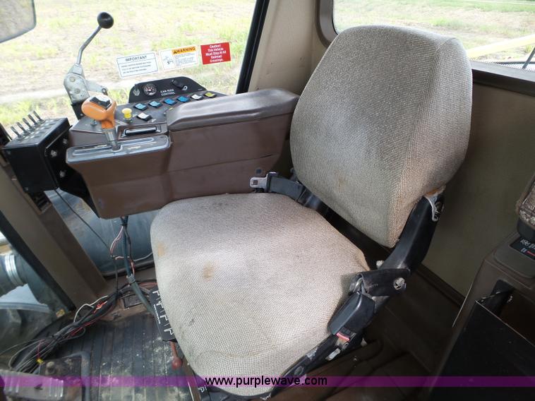 image for item BN9435 2001 Ag-Chem RoGator 854 self-propelled sprayer