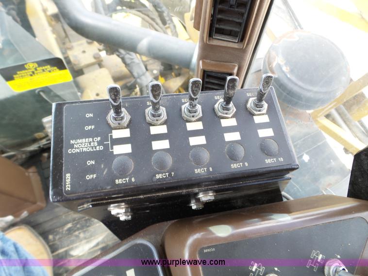 image for item BN9435 2001 Ag-Chem RoGator 854 self-propelled sprayer