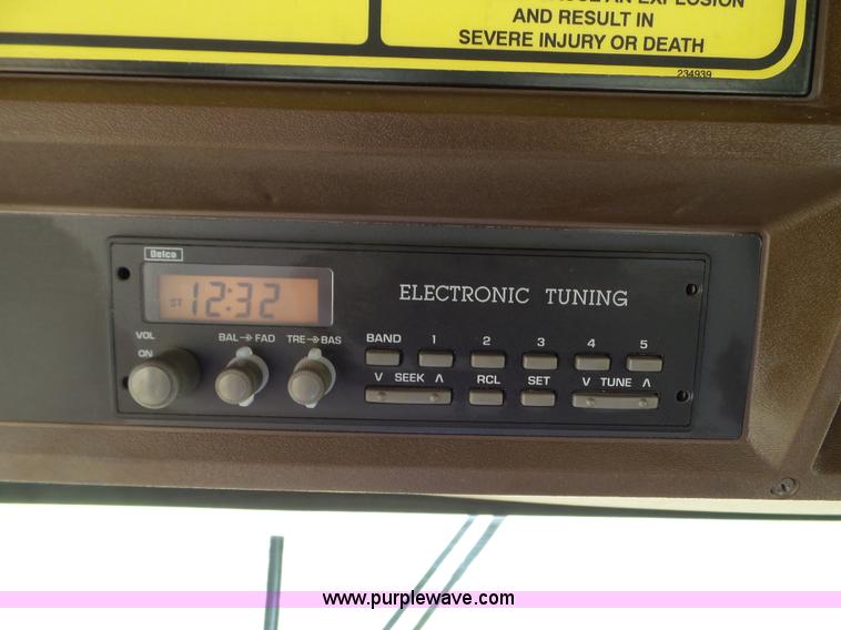 image for item BN9435 2001 Ag-Chem RoGator 854 self-propelled sprayer