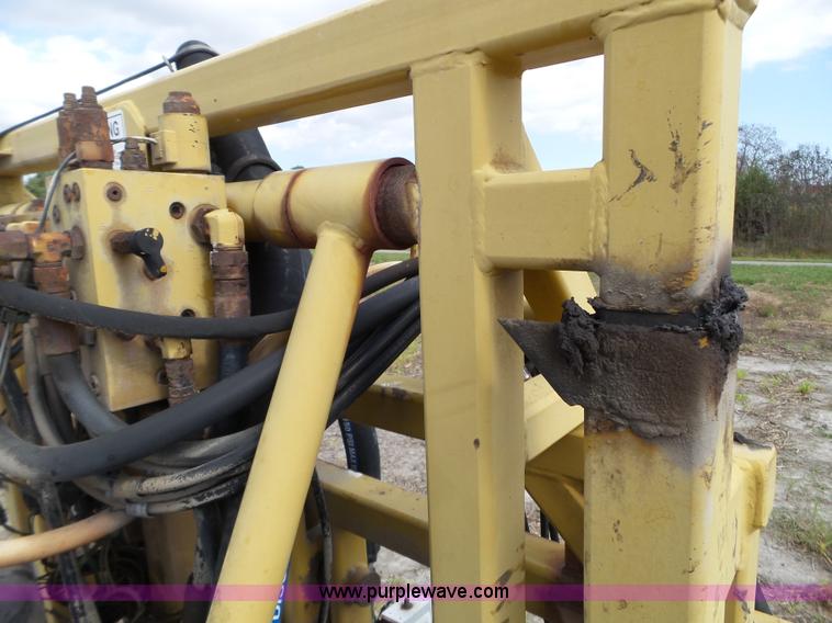 image for item BN9435 2001 Ag-Chem RoGator 854 self-propelled sprayer