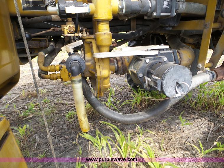 image for item BN9435 2001 Ag-Chem RoGator 854 self-propelled sprayer