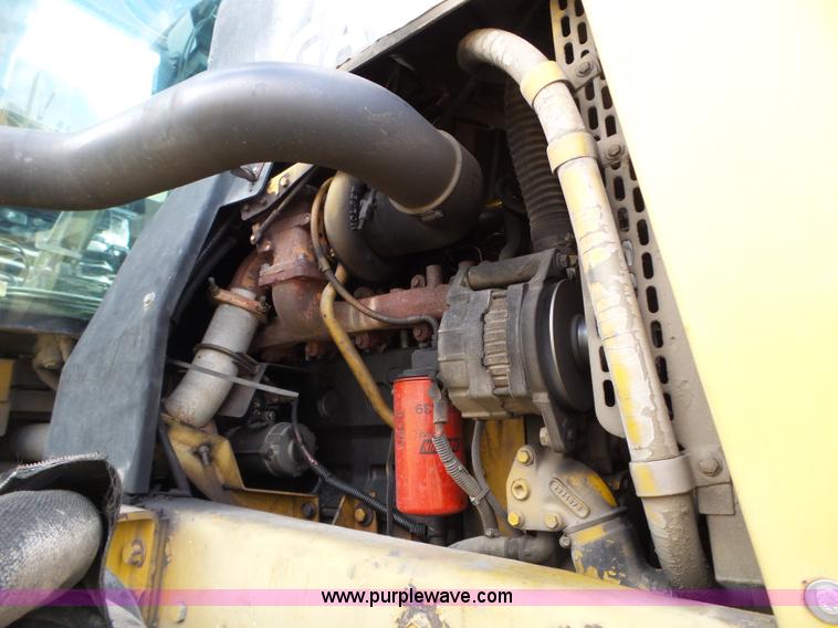 image for item BN9435 2001 Ag-Chem RoGator 854 self-propelled sprayer