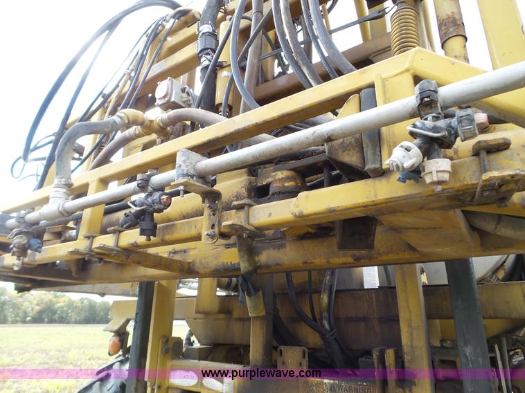 image for item BN9435 2001 Ag-Chem RoGator 854 self-propelled sprayer