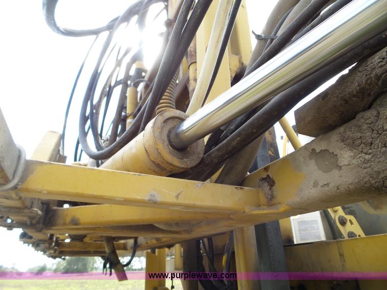 image for item BN9435 2001 Ag-Chem RoGator 854 self-propelled sprayer